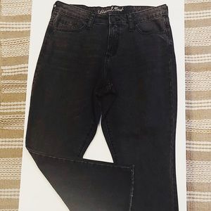 Universal Thread Straight Leg Black Jean 6/28R